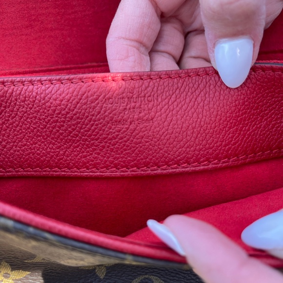 Louis Vuitton Pallas Chain Monogram - Picture 10 of 15